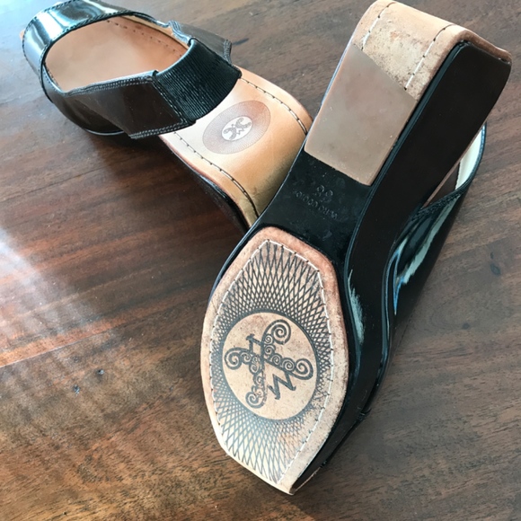 Shoes - Picture 3 of 4